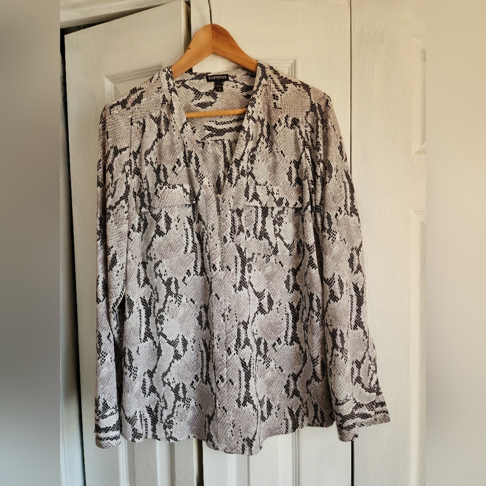 Express long sleeve half zip blouse